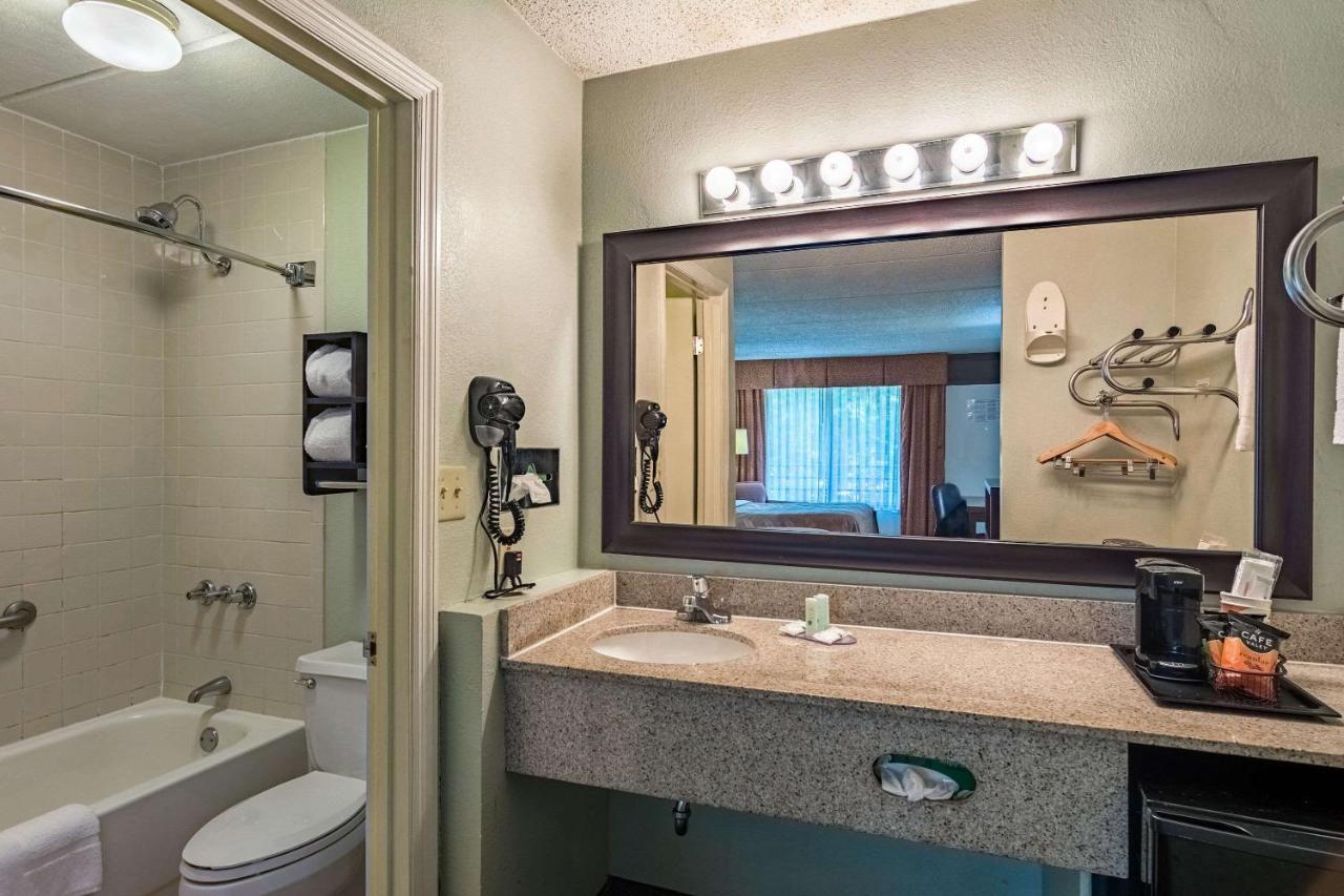 Quality Inn Columbus Near Fort Benning Dış mekan fotoğraf